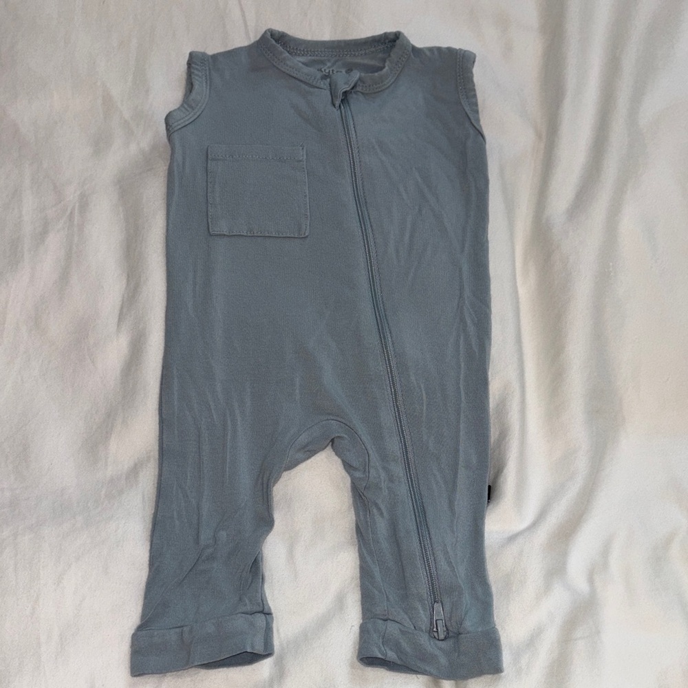 Kyte BABY Fog blue zippered sleeveless romper Baby Outfit